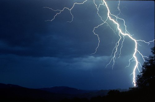 lightning1-1.jpg